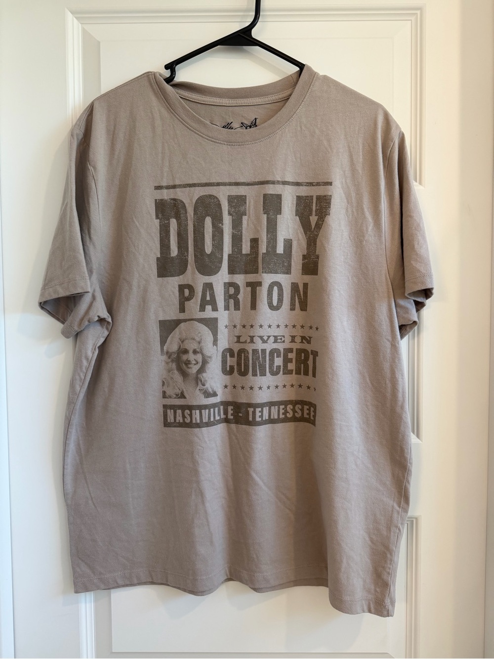 Dolly Parton Live in Concert Graphic Tee